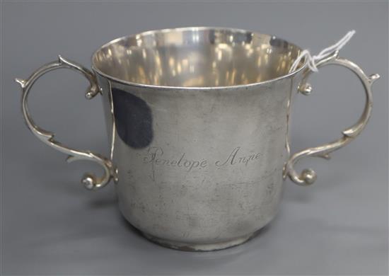 A George V silver porringer, London, 1929, 6 oz.